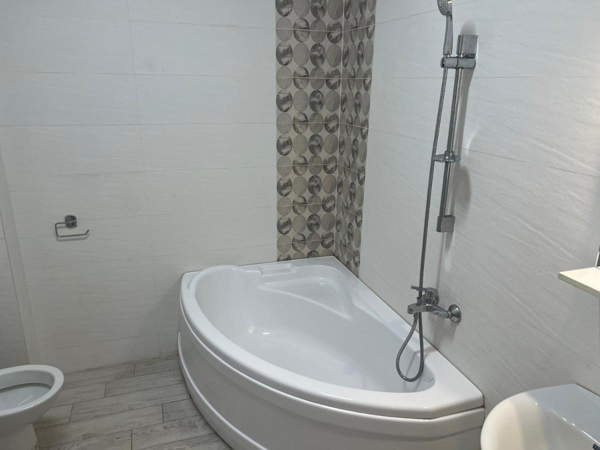 Apartament Militari Residence Roşu Esterno foto