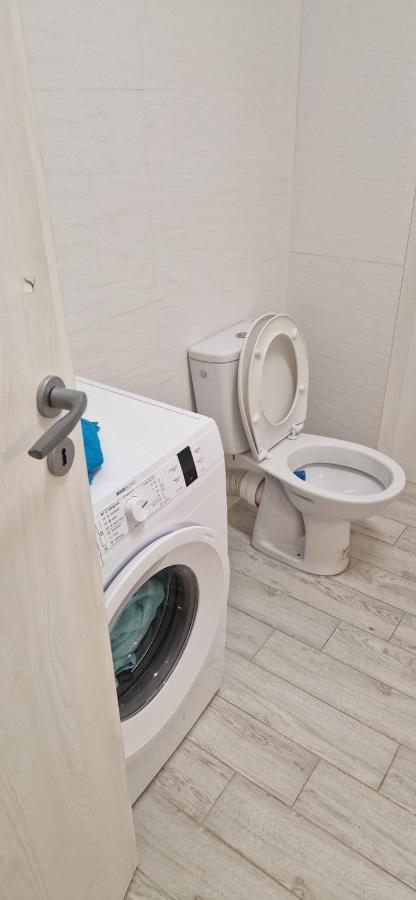 Apartament Militari Residence Roşu Esterno foto